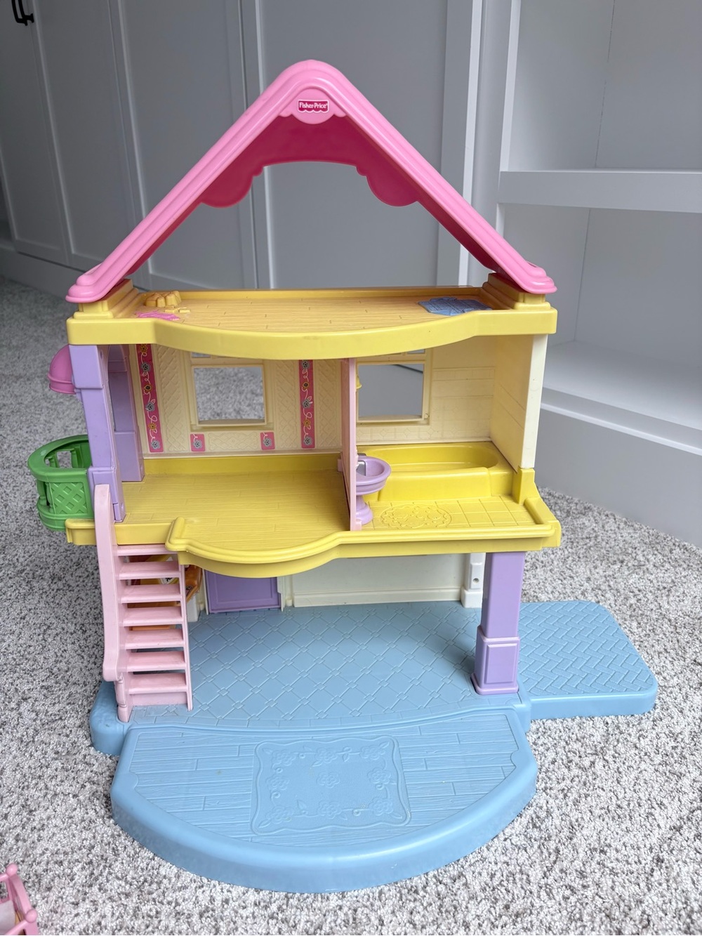 Vintage 2005 Fisher Price My First Dollhouse with Furniture & Dolls - Picture 6 of 16
